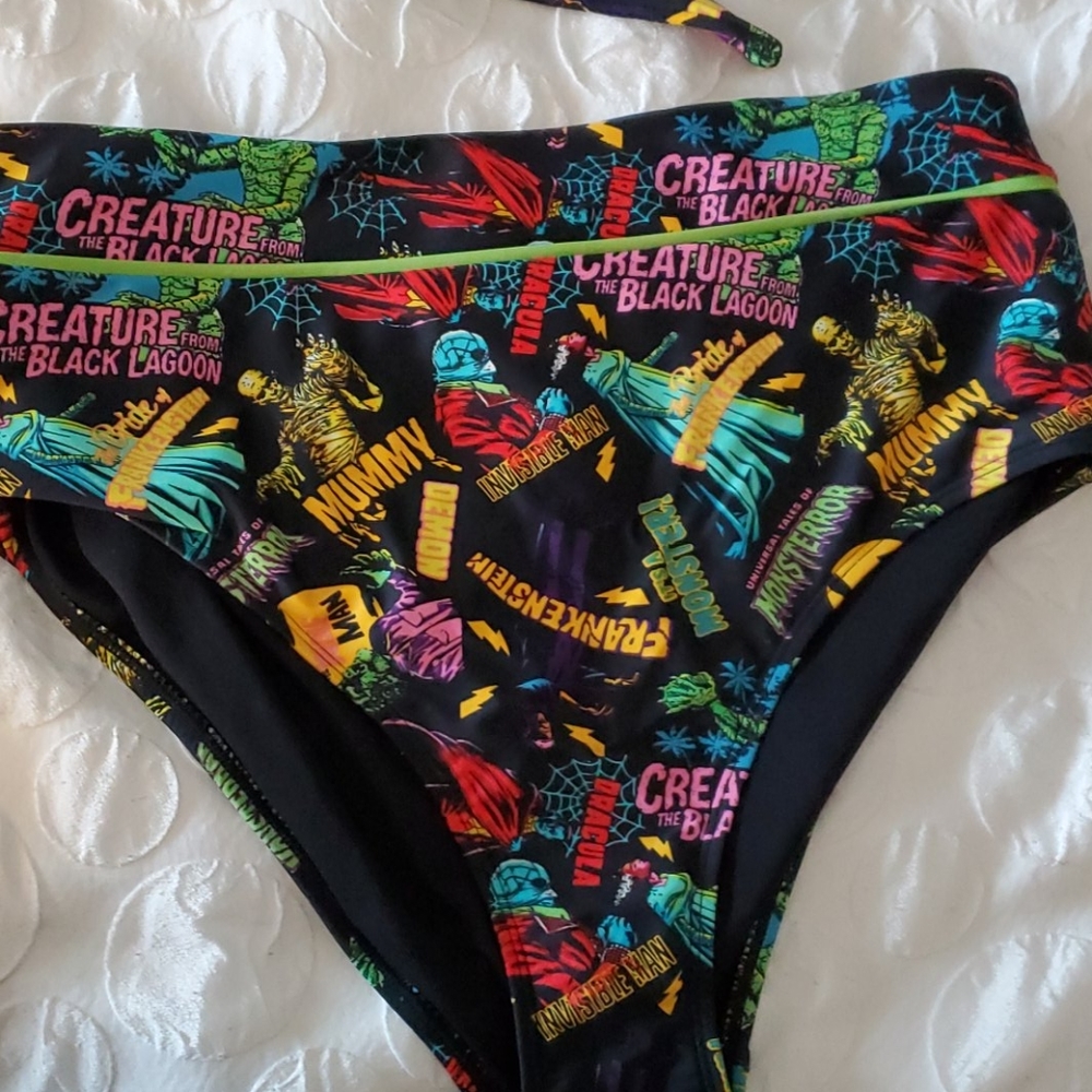 Universal  Monsters  Bikini Bottom